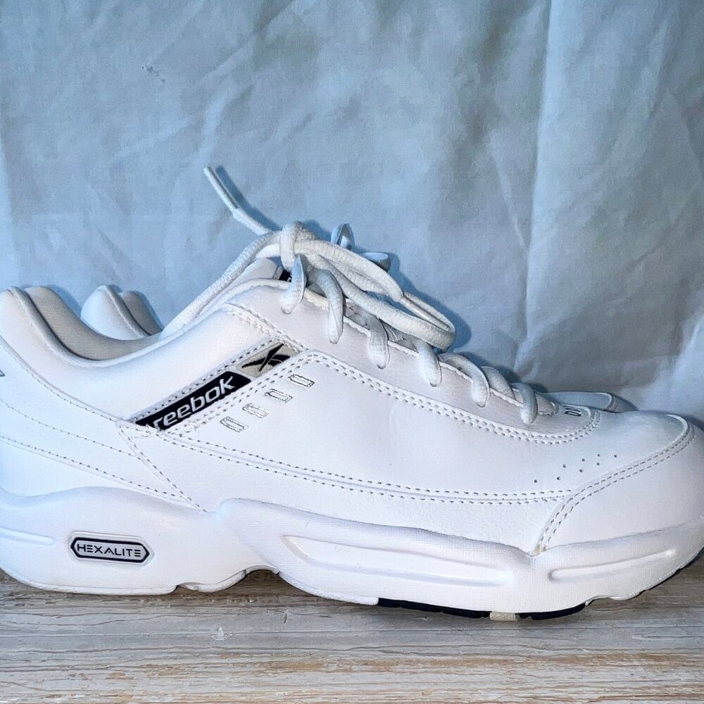 Reebok White Leather Sneakers, Hexalite Size 9.5, in Like New Condition!